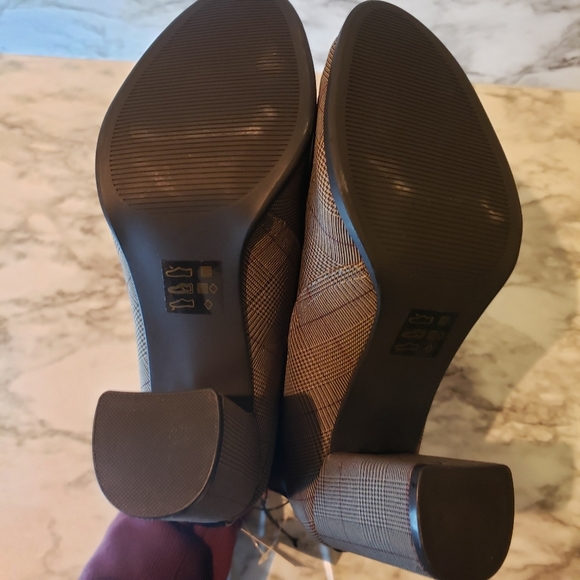 Plaid pull on ankle booties size 9 - Picture 9 of 9